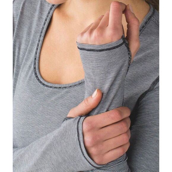 LULULEMON ATHLETICA Yogini 5 Year Long Sleeve Size 4 - Picture 3 of 5